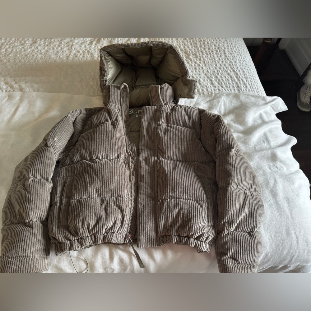 Aritzia Super Puff “Shorty” Style Corduroy Puffer/green corded / size small